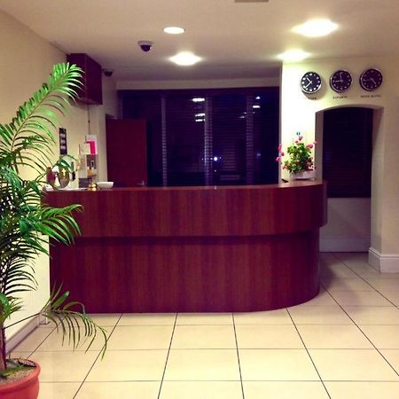 Grosvenor Hotel Ръгби Екстериор снимка