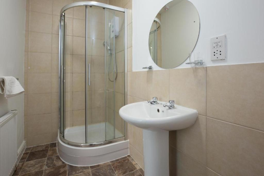 Grosvenor Hotel Ръгби Екстериор снимка