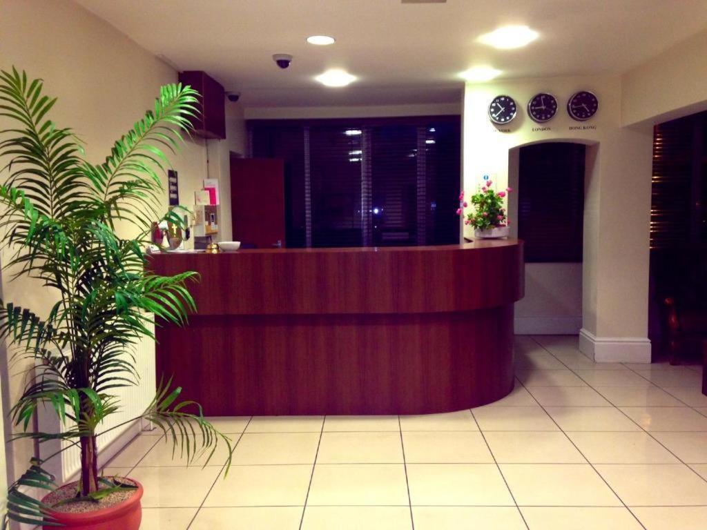 Grosvenor Hotel Ръгби Екстериор снимка