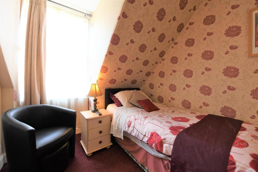 Grosvenor Hotel Ръгби Екстериор снимка