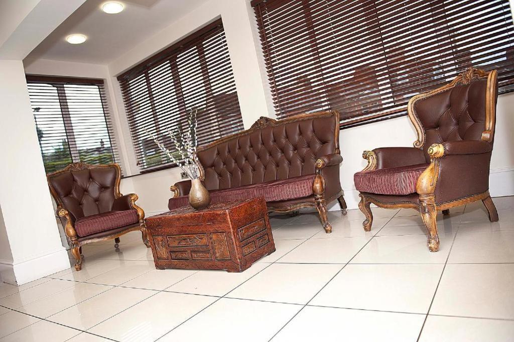 Grosvenor Hotel Ръгби Екстериор снимка
