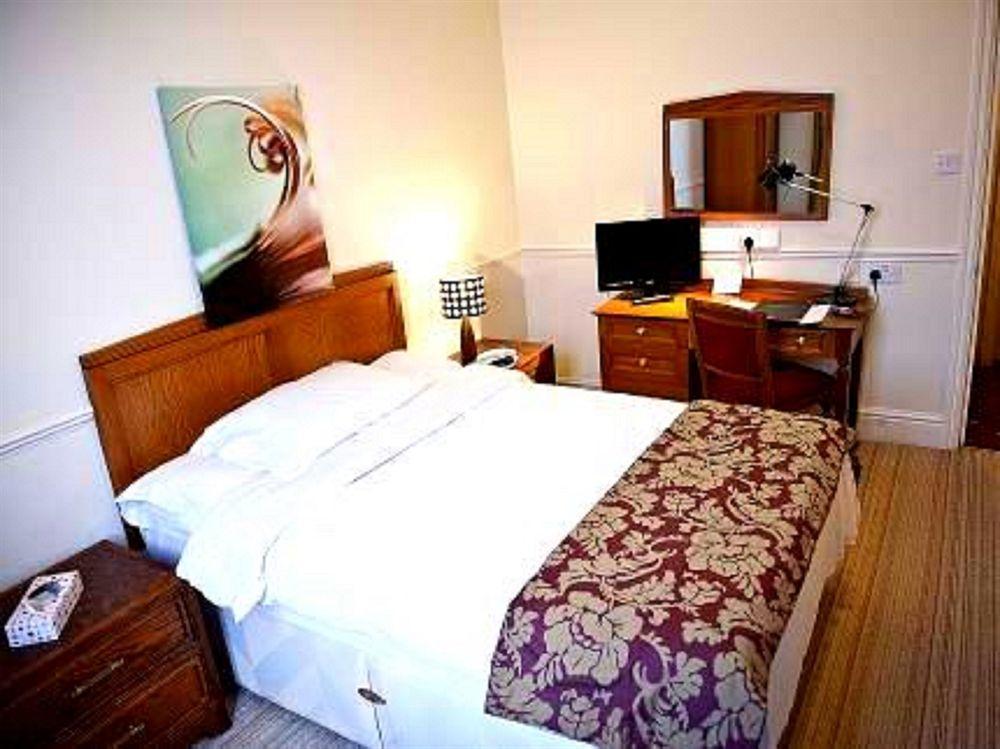 Grosvenor Hotel Ръгби Екстериор снимка