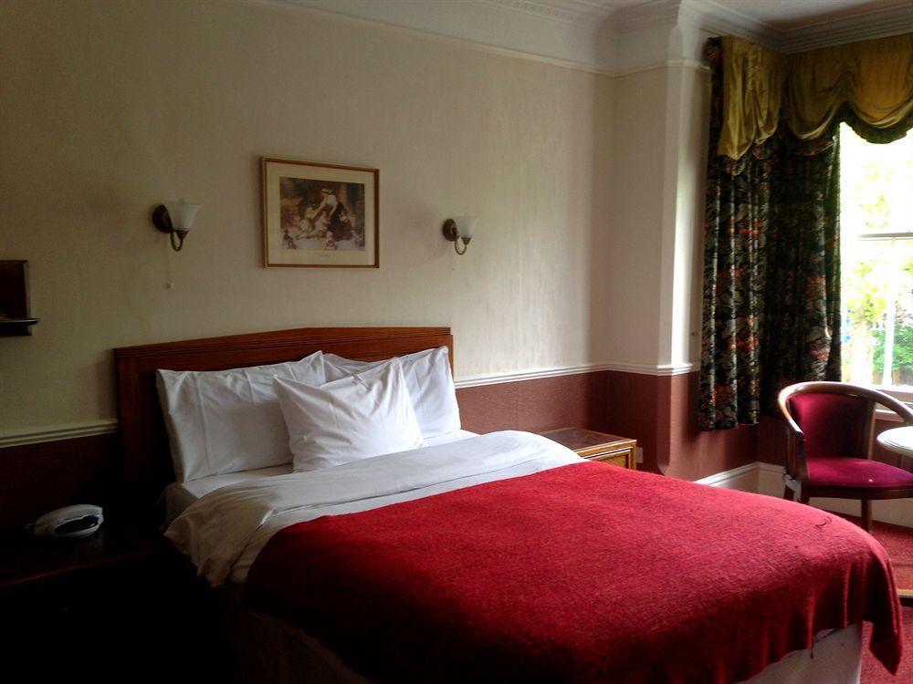 Grosvenor Hotel Ръгби Екстериор снимка