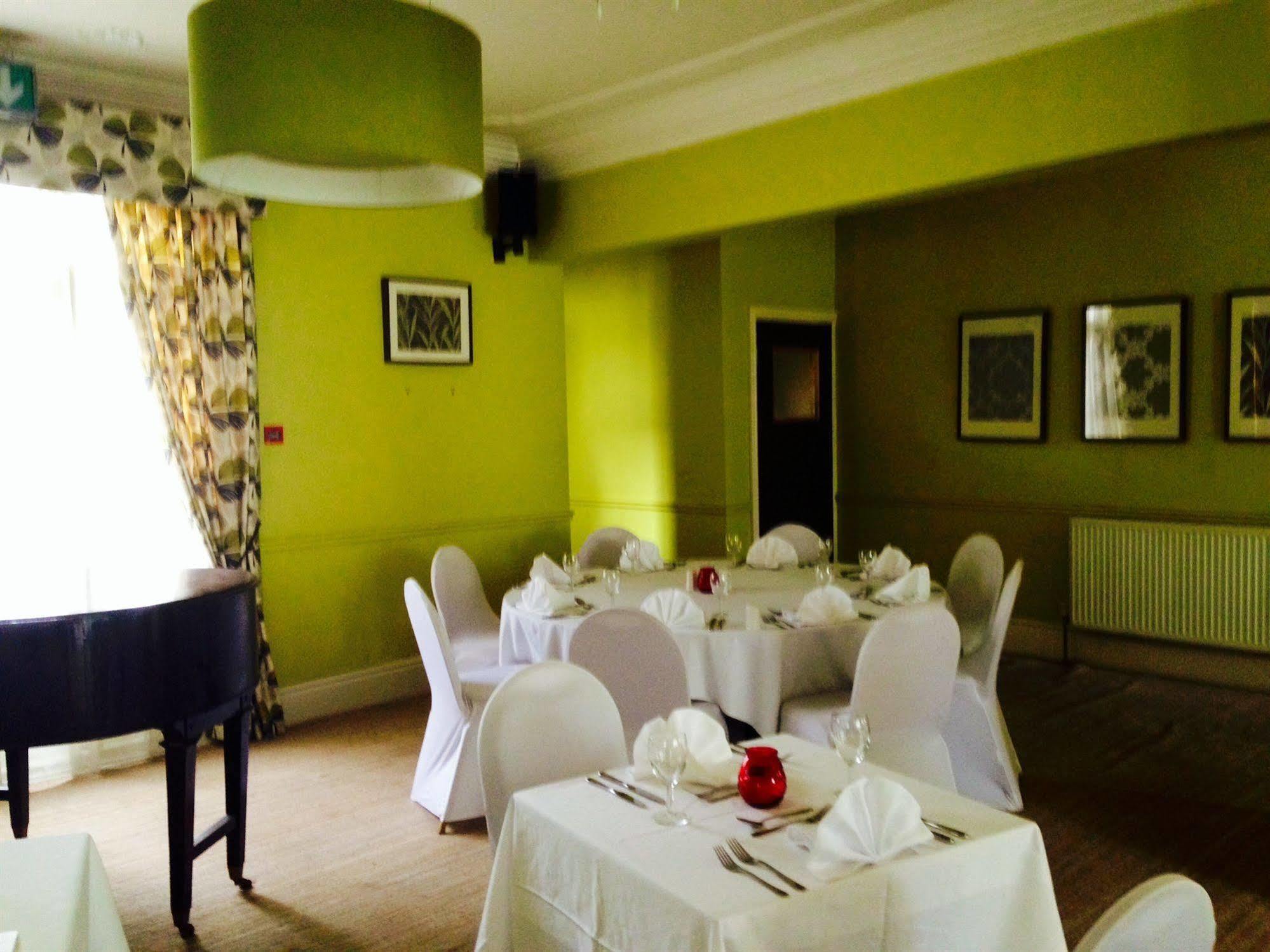 Grosvenor Hotel Ръгби Екстериор снимка