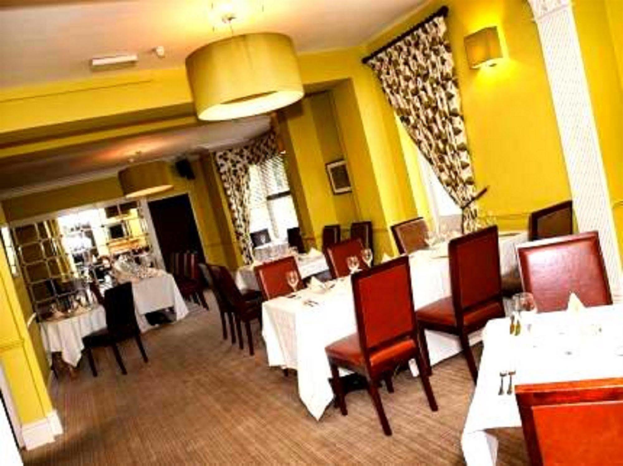 Grosvenor Hotel Ръгби Екстериор снимка
